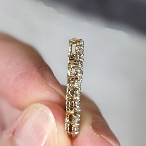 10K solid gold diamond five flower cluster pendant - Picture 9 of 11